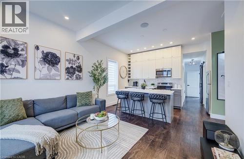 19 Cedar Street, Cambridge, ON - Indoor