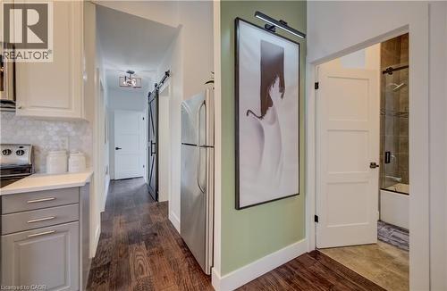 19 Cedar Street, Cambridge, ON - Indoor