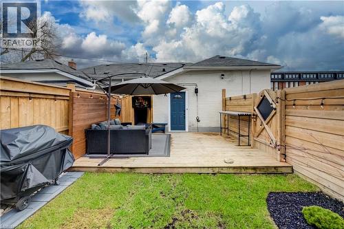 19 Cedar Street, Cambridge, ON - Outdoor With Deck Patio Veranda