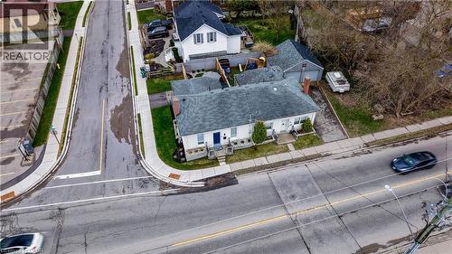 19 Cedar Street, Cambridge, ON - Outdoor