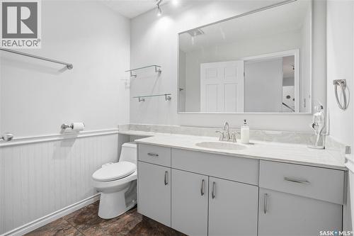 10 Meadow Bay, Lumsden, SK - Indoor Photo Showing Bathroom