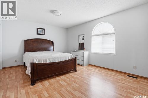 10 Meadow Bay, Lumsden, SK - Indoor Photo Showing Bedroom
