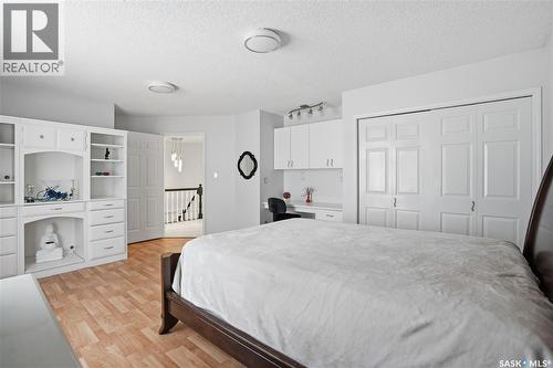 10 Meadow Bay, Lumsden, SK - Indoor Photo Showing Bedroom