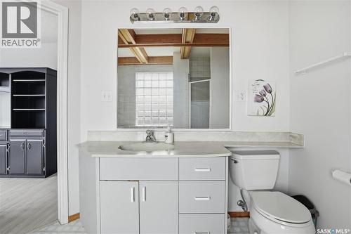 10 Meadow Bay, Lumsden, SK - Indoor Photo Showing Bathroom