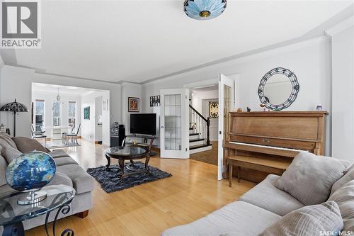 10 Meadow Bay, Lumsden, SK - Indoor Photo Showing Living Room