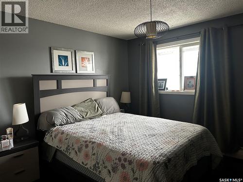 302 1808 Eaglesham Avenue, Weyburn, SK - Indoor Photo Showing Bedroom