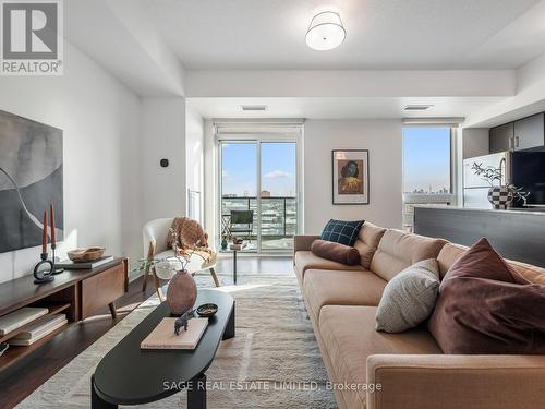 909 - 35 BRIAN PECK CRESCENT  Toronto, ON M4G 4K4