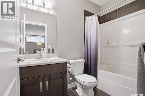 527 Maple Crescent, Warman, SK - Indoor Photo Showing Bathroom