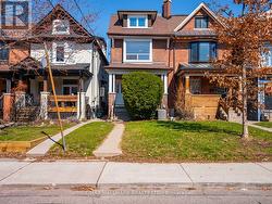 22 KENNETH AVENUE Toronto, ON M6P 1H9