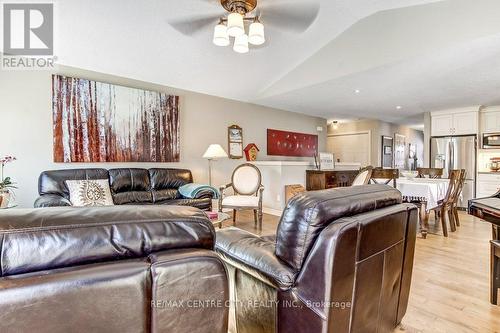 67 Peach Tree Boulevard, St. Thomas, ON - Indoor Photo Showing Living Room