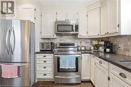 848 Upper Wellington Street, Hamilton, ON - Indoor Photo Showing Kitchen