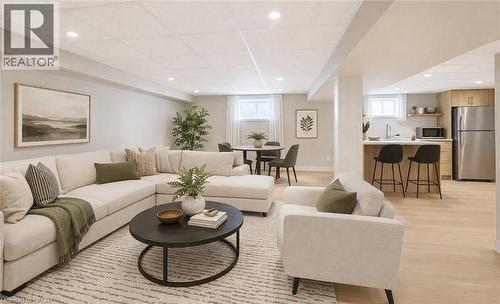 VS Photo - 848 Upper Wellington Street, Hamilton, ON - Indoor Photo Showing Living Room