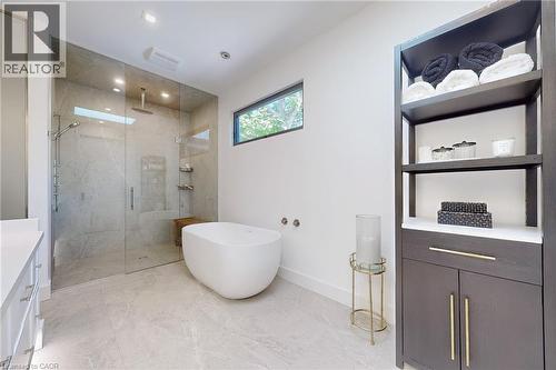 977 Gorton Avenue, Burlington, ON - Indoor Photo Showing Bathroom