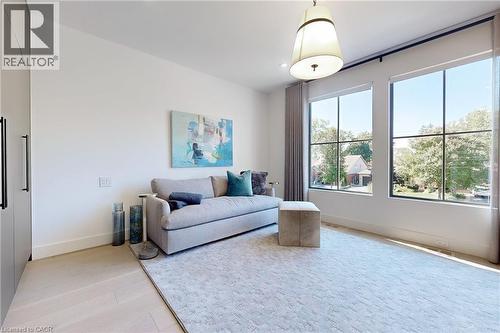 977 Gorton Avenue, Burlington, ON - Indoor