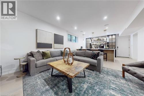 977 Gorton Avenue, Burlington, ON - Indoor Photo Showing Living Room