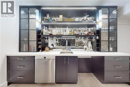 977 Gorton Avenue, Burlington, ON - Indoor