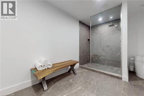 977 Gorton Avenue, Burlington, ON - Indoor