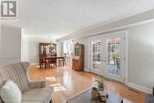 2945 Nipiwin Drive, Mississauga, ON - Indoor Photo Showing Living Room