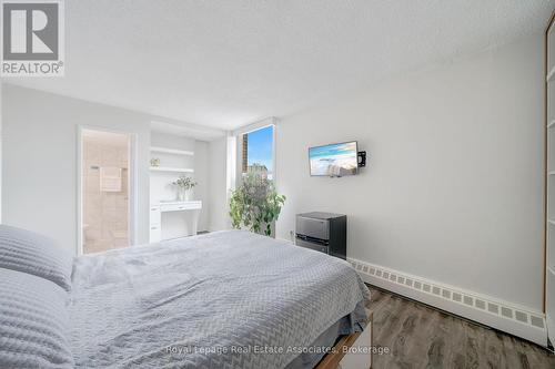 1406 - 335 Mill Road, Toronto, ON - Indoor Photo Showing Bedroom