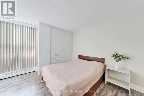 1406 - 335 Mill Road, Toronto, ON - Indoor Photo Showing Bedroom