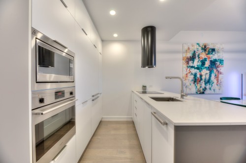Kitchen - 1405-1 Boul. De Maisonneuve O., Montréal (Ville-Marie), QC - Indoor Photo Showing Kitchen With Upgraded Kitchen
