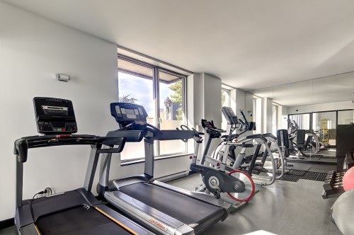 Exercise Room - 704-801 Rue De La Commune E., Montréal (Ville-Marie), QC - Indoor Photo Showing Gym Room