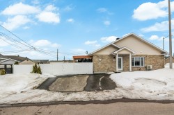 2512 Rue du Croissant Saguenay (Jonquière), QC G7T 0G6