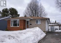 305 Sillesdale CRES Thunder Bay, ON P7C 1S7