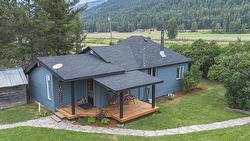 1615 BIRCH ISLAND LOST CRK Road Clearwater, BC V0E 1N1