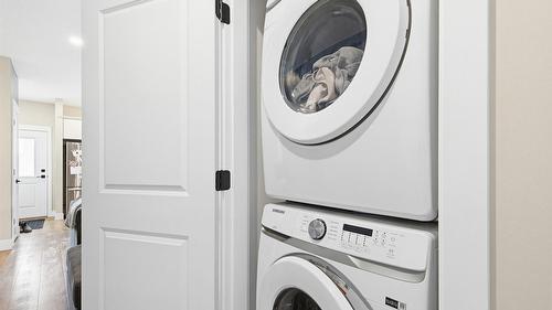 2535 Sunset Drive, Kamloops, BC - Indoor Photo Showing Laundry Room
