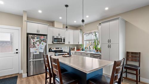 2535 Sunset Drive, Kamloops, BC - Indoor