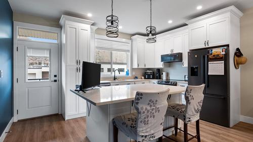 2535 Sunset Drive, Kamloops, BC - Indoor