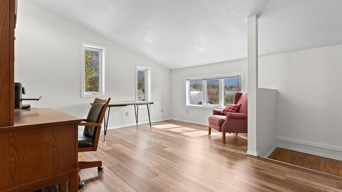 3955 46Th Street, Creston, BC - Indoor