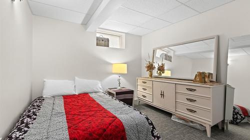 3955 46Th Street, Creston, BC - Indoor Photo Showing Bedroom