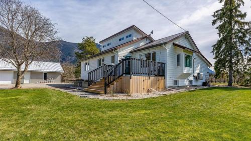 3955 46Th Street, Creston, BC - Outdoor