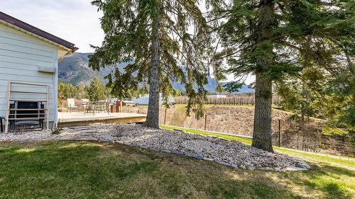 3955 46Th Street, Creston, BC - Outdoor