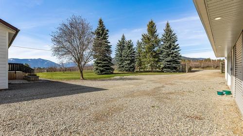 3955 46Th Street, Creston, BC - Outdoor