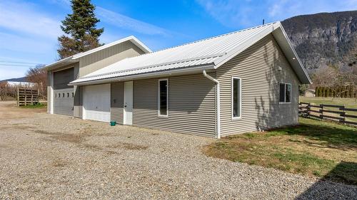 3955 46Th Street, Creston, BC - Outdoor