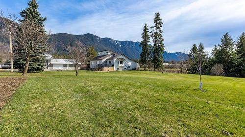 3955 46Th Street, Creston, BC - Outdoor With View