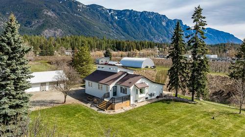 3955 46Th Street, Creston, BC - Outdoor With View
