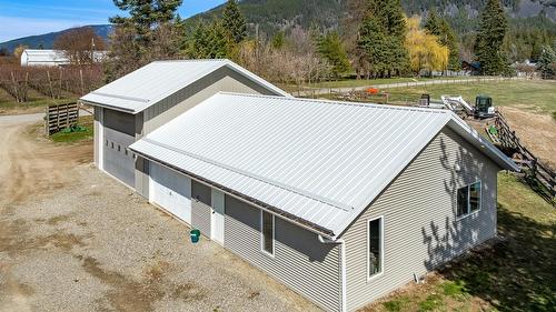 3955 46Th Street, Creston, BC - Outdoor