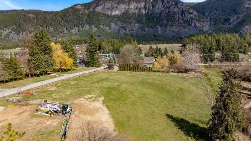 3955 46Th Street, Creston, BC - Outdoor With View
