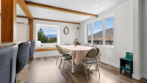 3955 46Th Street, Creston, BC - Indoor Photo Showing Dining Room