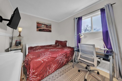 Chambre à coucher - 97 Rue Principale N., Sutton, QC - Indoor Photo Showing Bedroom