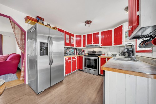 Cuisine - 97 Rue Principale N., Sutton, QC - Indoor Photo Showing Kitchen With Double Sink