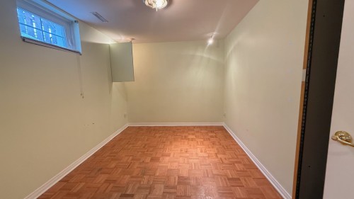 Chambre à coucher - 7 Rue Tremayne, Dollard-Des-Ormeaux, QC - Indoor Photo Showing Other Room