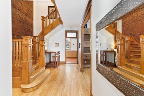 4174 Av. de Melrose  Montréal (Côte-Des-Neiges/Notre-Dame-De-Grâce), QC H4A 2S4