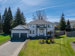 1741 Sparrow Pl Courtenay, BC V9N 9A8