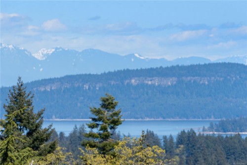 505 Hall Rd, Ladysmith, BC 