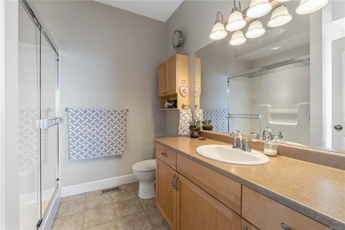 505 Hall Rd, Ladysmith, BC 
